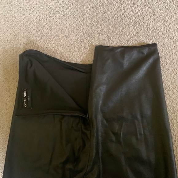 Kittenish Vegan Leather Leggings - Black - Picture 4 of 5